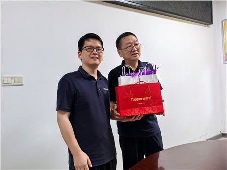 致敬韶華，感恩同行 